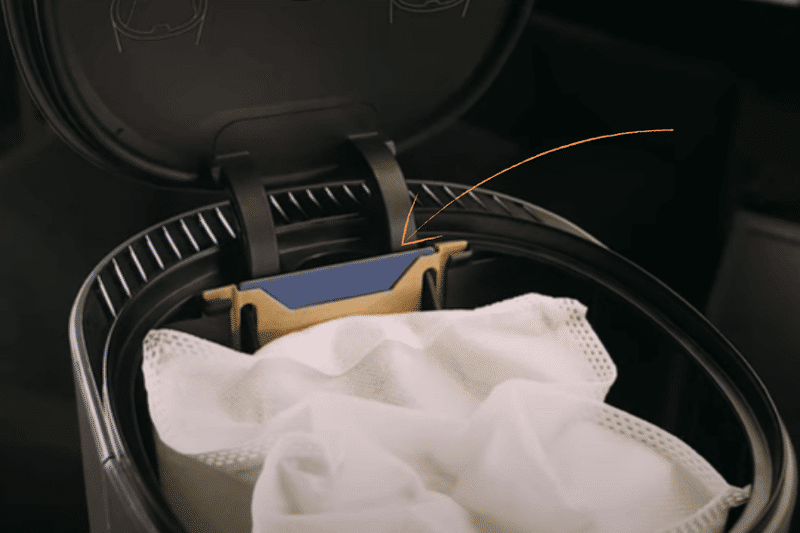 Вся грязь хранится в большом пылесборном мешке на вытяжной станции T8 AIVI и T8+.